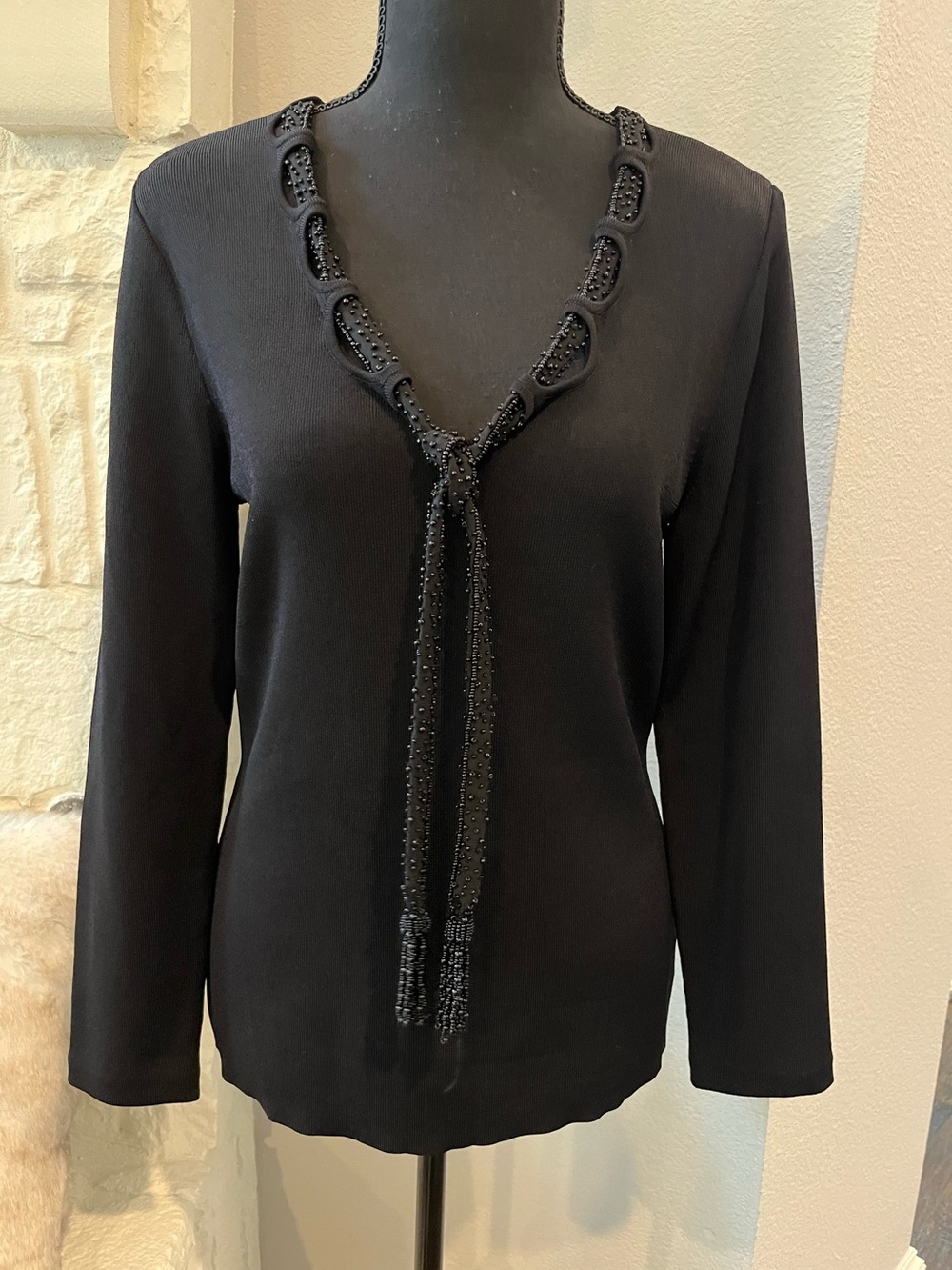 Dana Buchman Sz Large Beaded V Neck Sweater w Ties & Tassels Accents